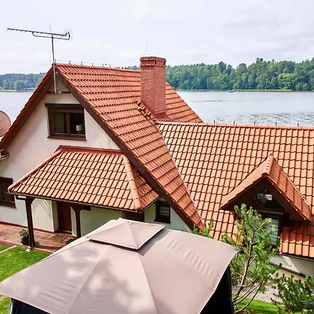 Nad Jeziorem Mikołajki